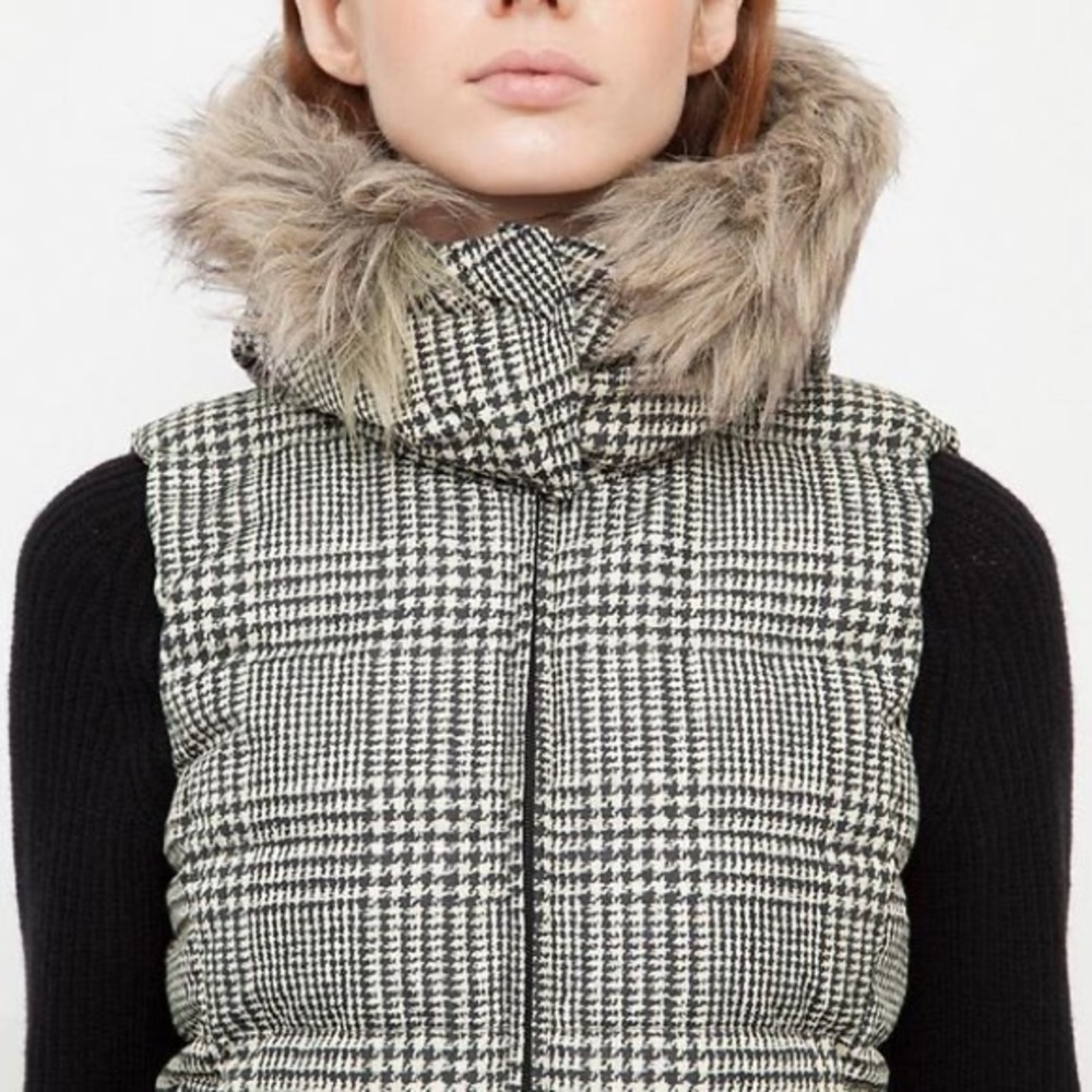 🆕 UNIQLO Houndstooth Plaid Hooded Puffer Vest